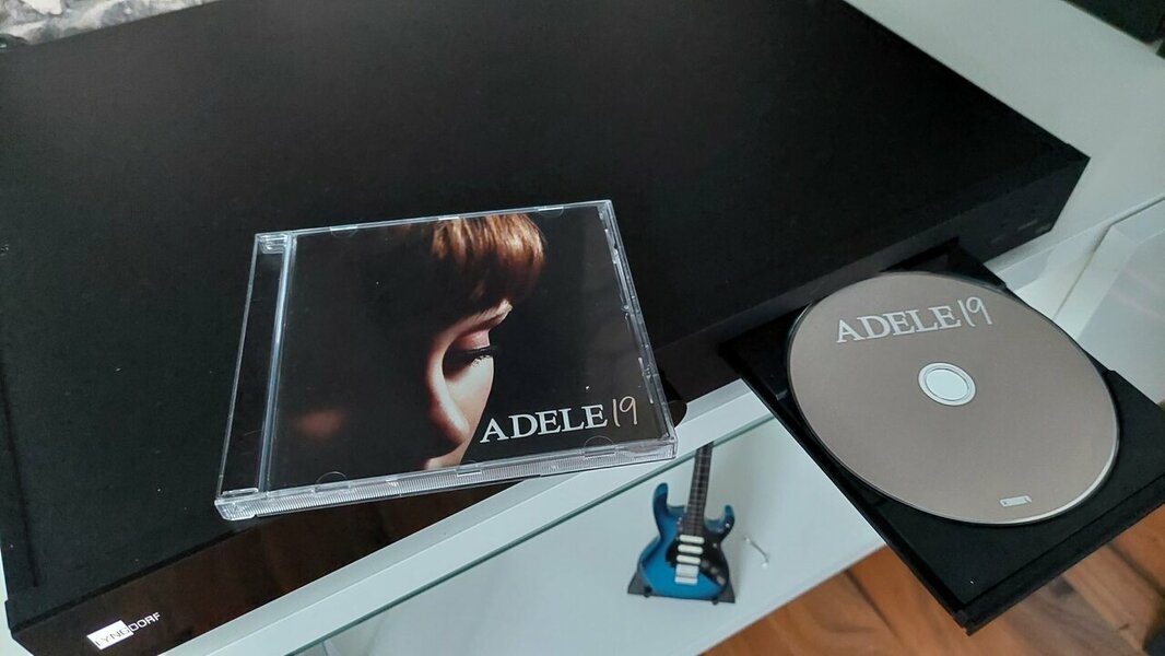 Adele - 19.jpg