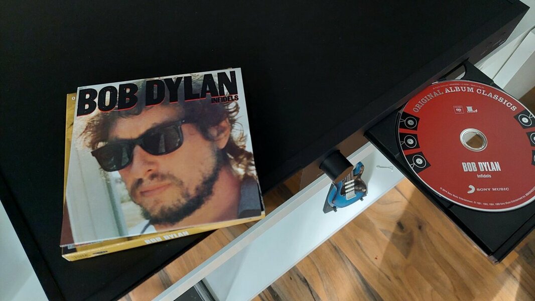 Bob Dylan - Infidels.jpg