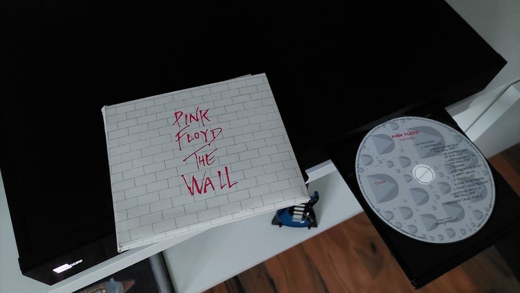 Pink Floyd - The Wall (2011).JPG