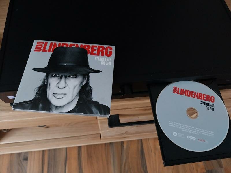 Udo Lindenberg - Stärker als die Zeit (2016).JPG