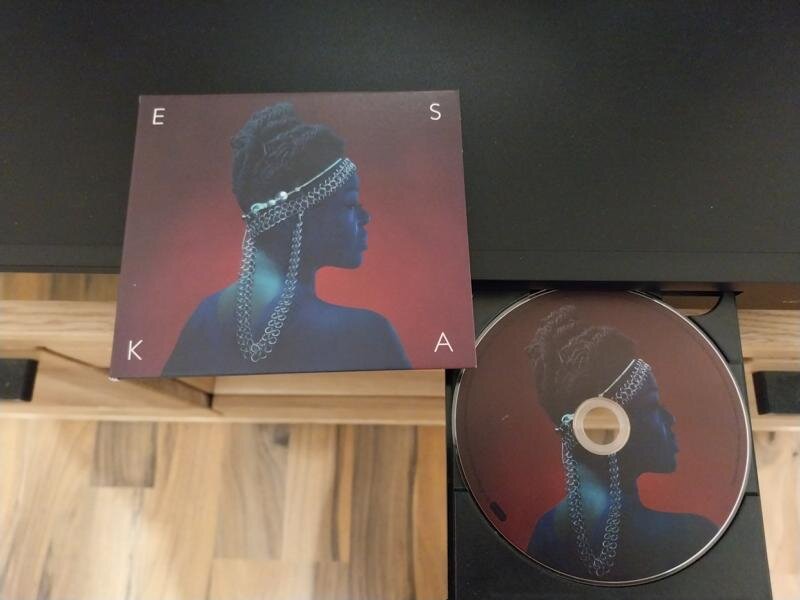 Eska - Eska (2015).JPG